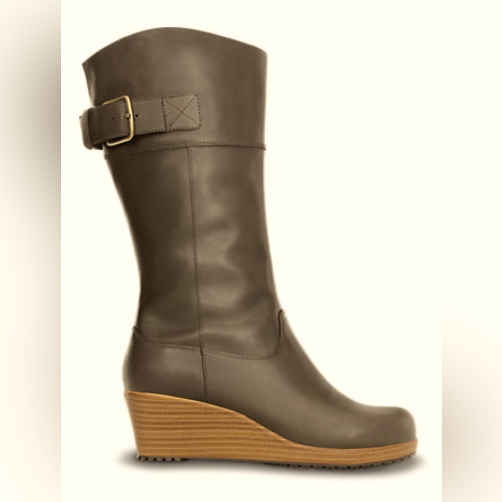 CROCS A-Leigh Leather Tall Boots BROWN / SIZE 9W